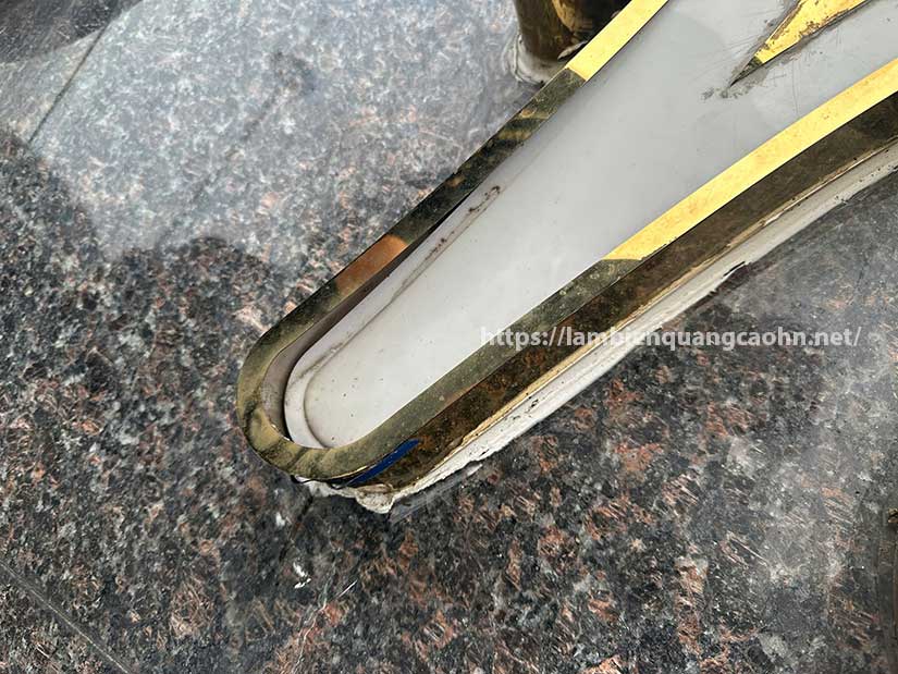 sửa chữa biển quảng cáo