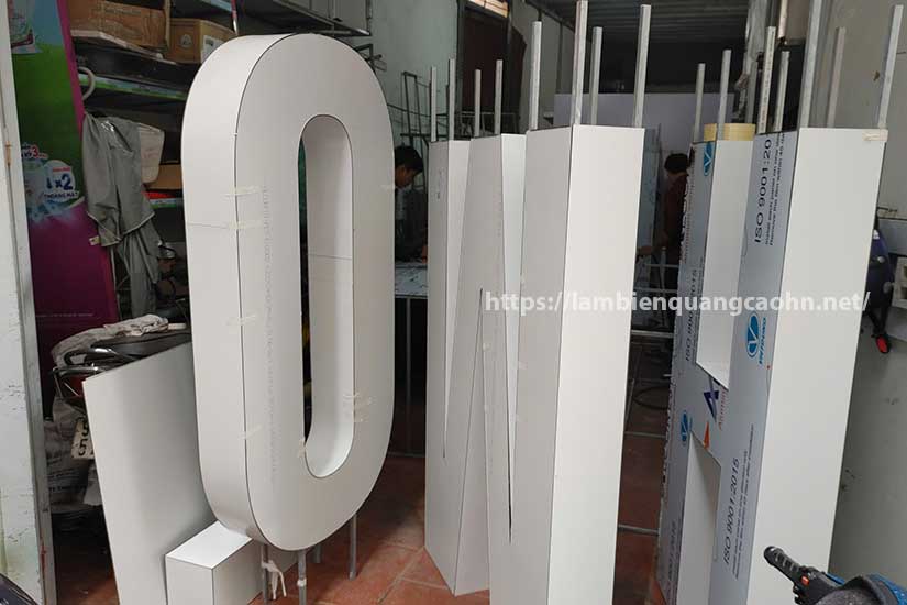trang trí góc check in bằng chữ nổi 3D