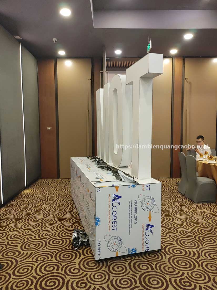 trang trí góc check in bằng chữ nổi 3D