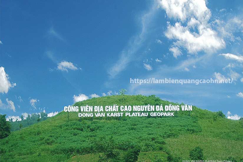 trang trí góc check in bằng chữ nổi 3D