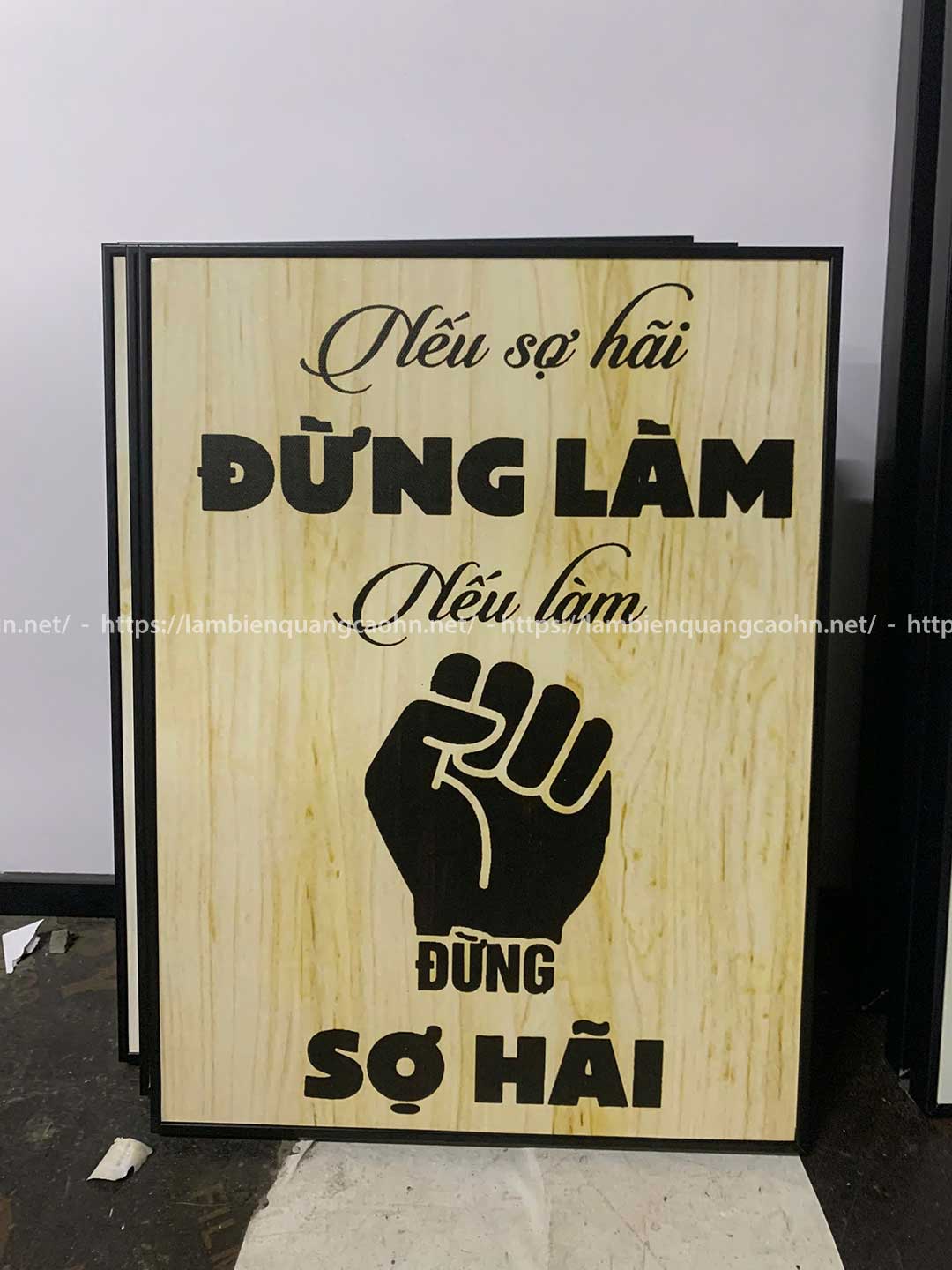 Tranh treo tường công ty