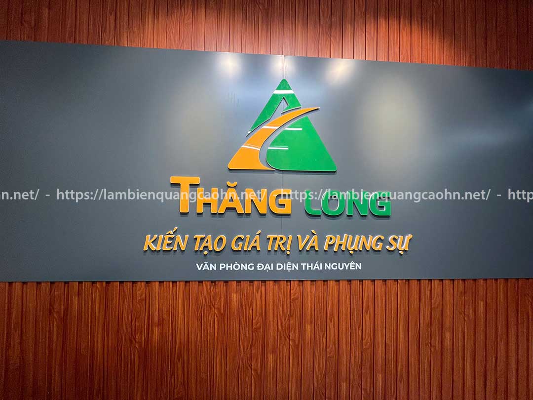 Vách logo quầy lễ tân