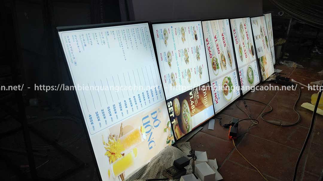 Vật liệu trong suốt làm biển quảng cáo