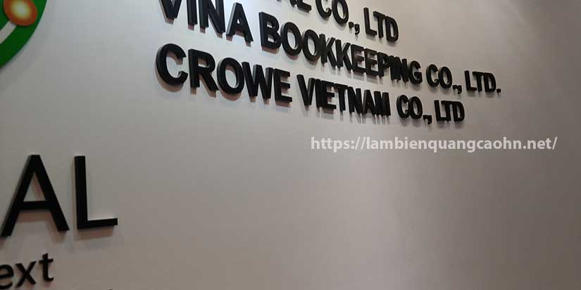 khẩu hiệu chữ nổi mica dán tường công ty