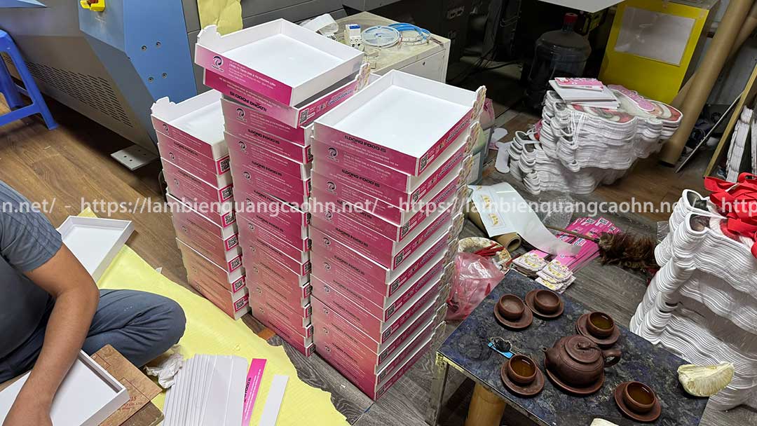 Kệ formex dạng khay