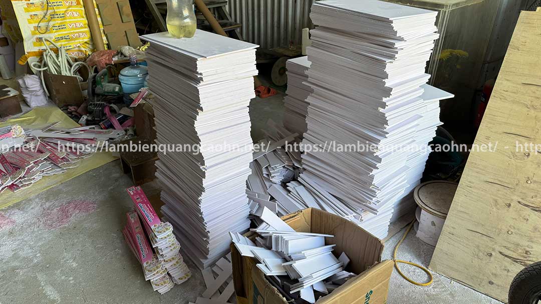 Kệ formex dạng khay