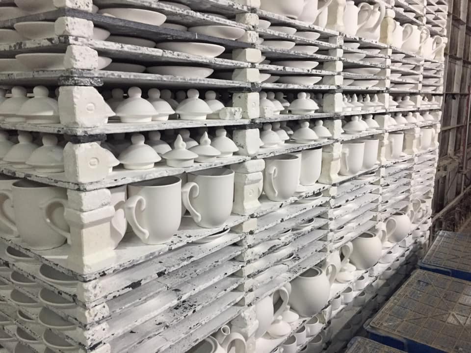 Cách chọn mua ấm chén Bát Tràng in logo chuẩn ở Ninh Bình