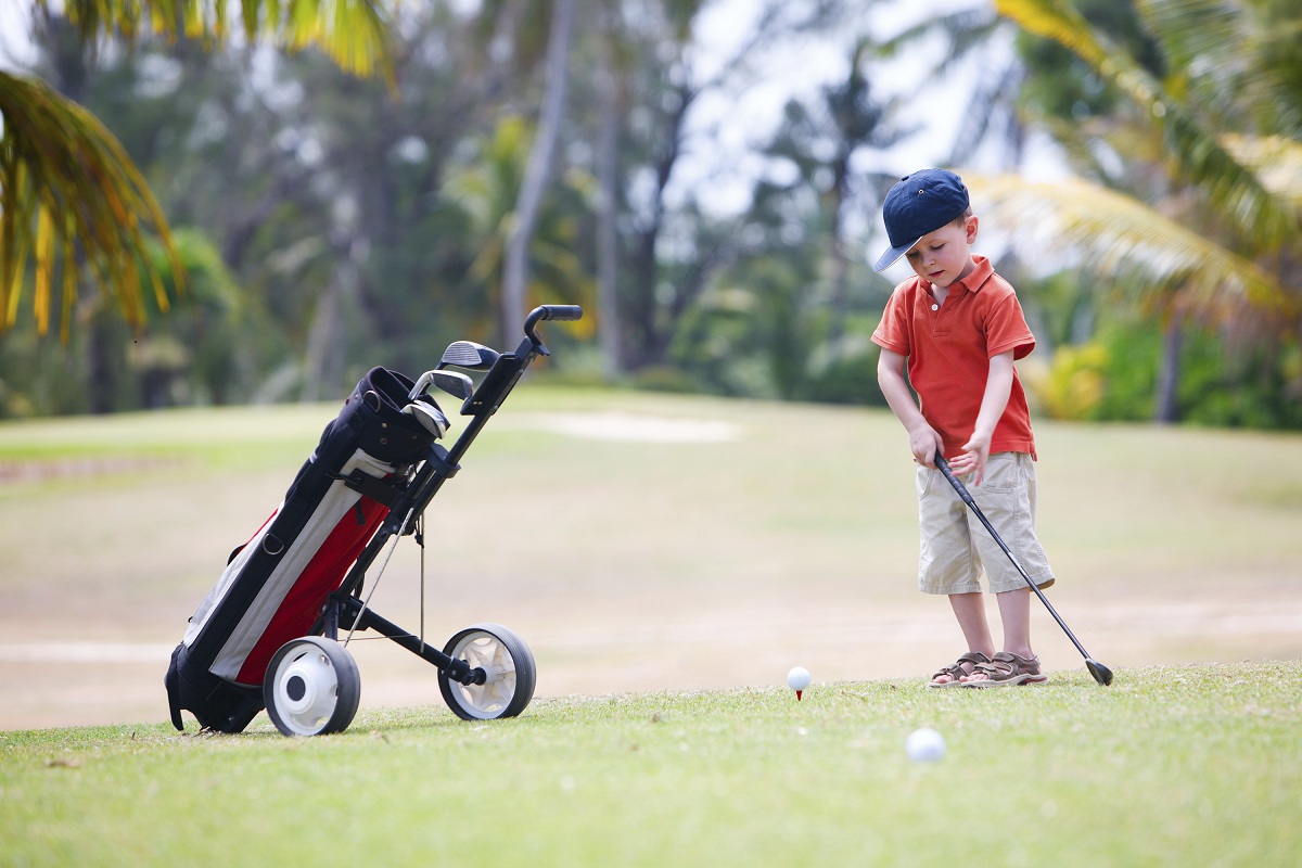 chọn gậy golf cho trẻ em với chiều dài phù hợp