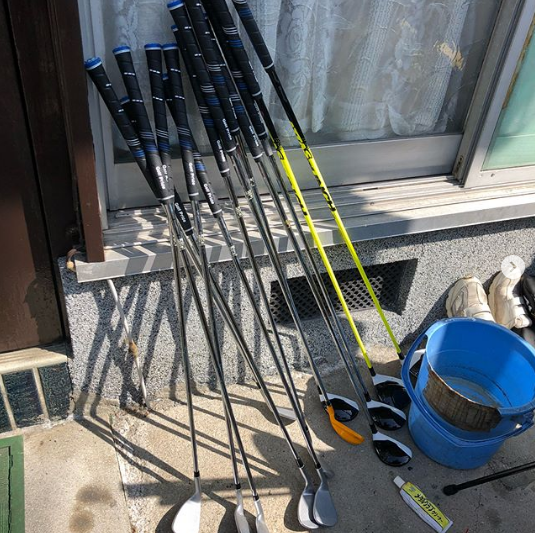 làm sạch gậy golf 