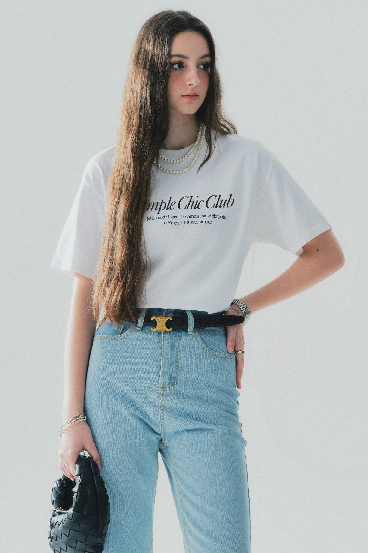Simple chic club