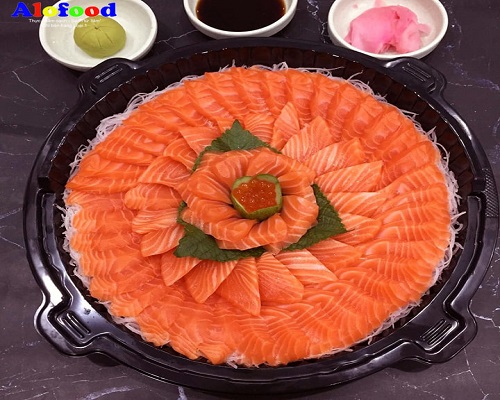 TRƯA NAY BẠN ĂN GÌ ? Hãy thưởng thức ngay món sashimi cá hồi Nauy tươi rói, mát lạnh  .
