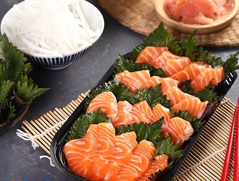 SASHIMI CÁ HỒI ĐÚNG CHUẨN NGƯỜI NHẬT LÀ NHƯ NÀO? ALOFOOD