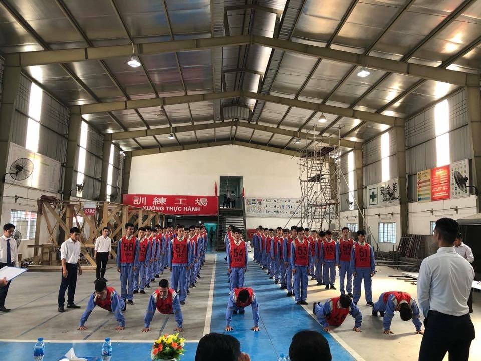 TUYỂN 15 NAM LÀM SƠN, HOÀN THIỆN NỘI THẤT TRONG NHÀ TẠI TOKYO, SAITAMA