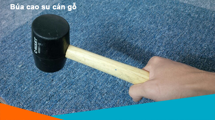 Búa cao su cán gỗ