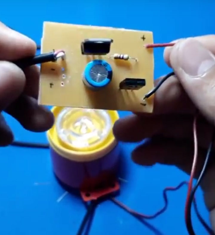 Đấu adapter và còi hú vào mạch