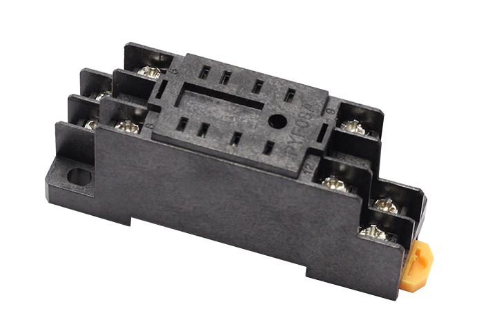 đế-relay-omron