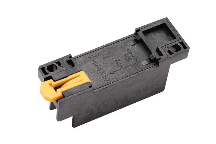 đế-relay-omron\