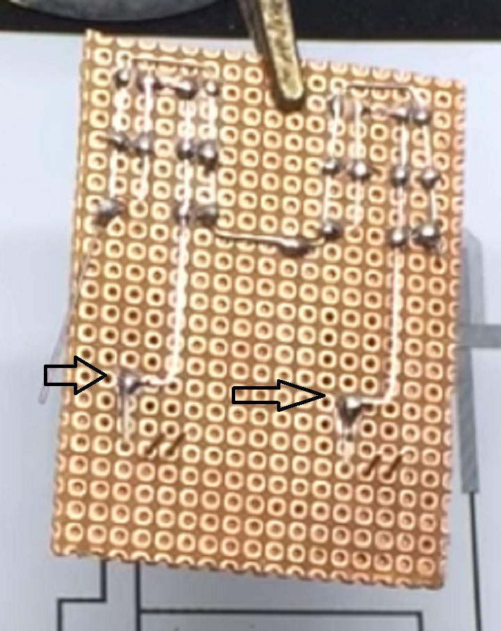 Hàn  nguồn âm vào chân giữa transistor