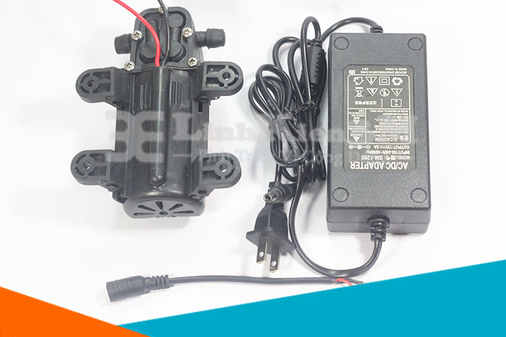 Mặt  dưới Combo Máy Bơm Mini Đa Năng 0.48Mpa 3.5L/Min + Nguồn 12V-5A