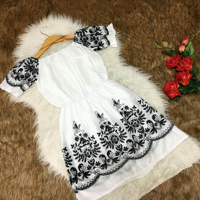 Đầm xòe trễ vai thêu hoa D240