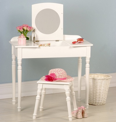 5 tác dụng đặc biệt khi sử dụng bàn trang điểm giấu gương