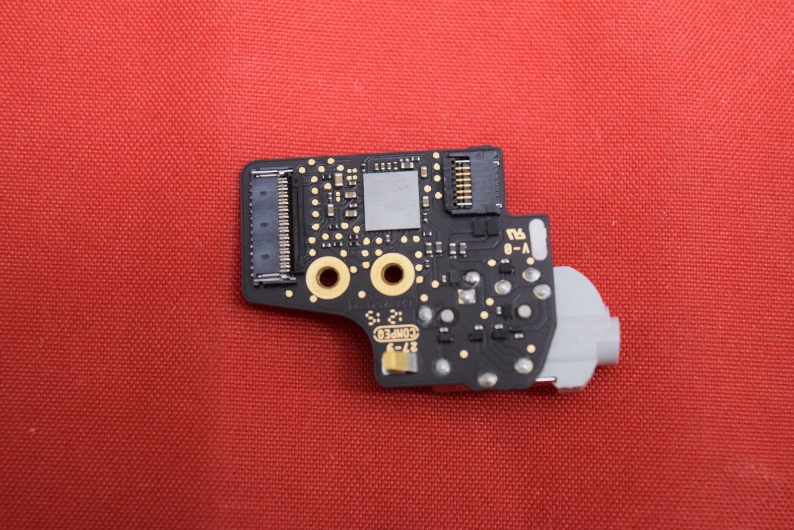 vỉ cắm tai nghe macbook Apple A1534 12