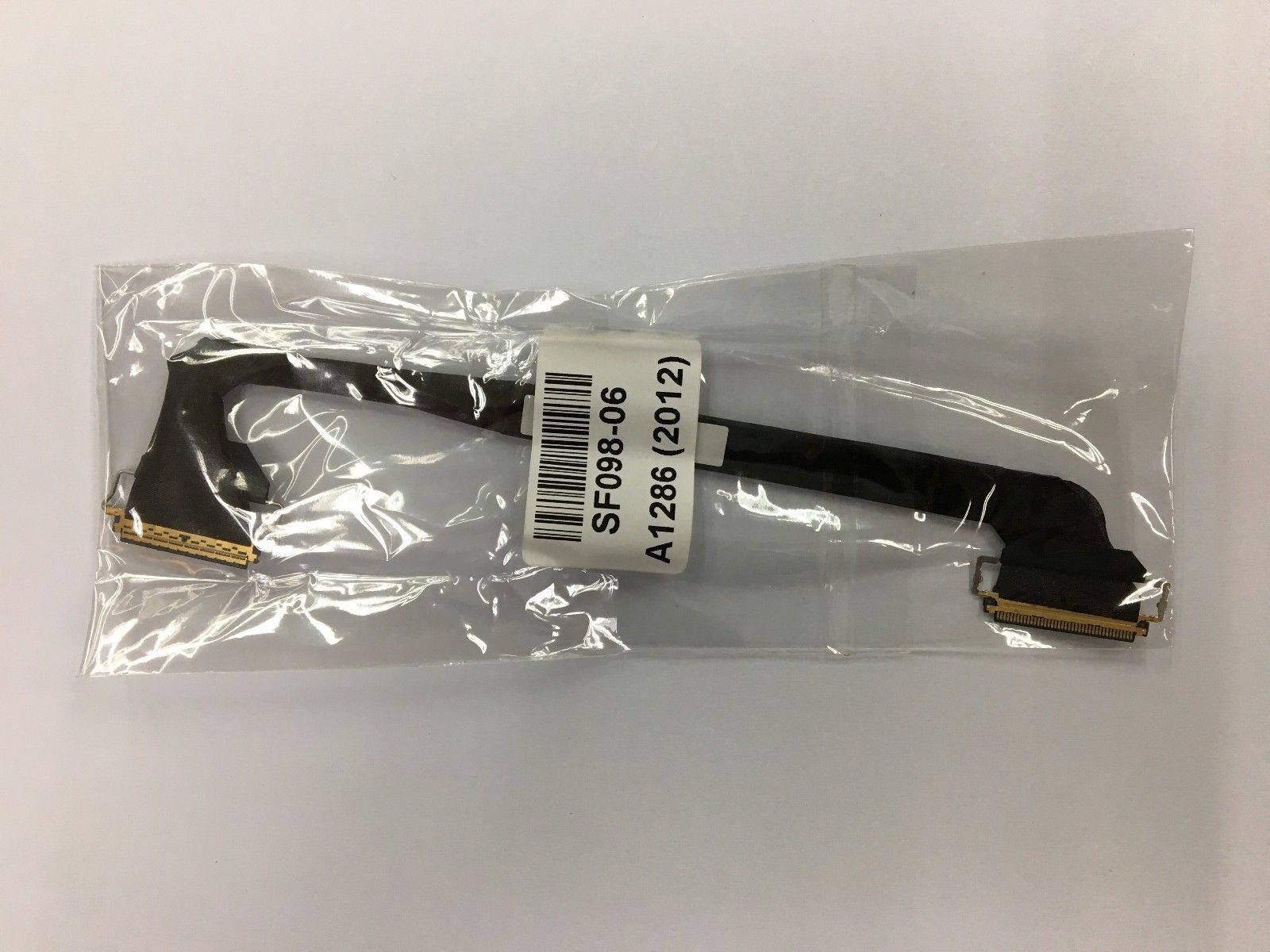 Thay cáp màn hình  MacBook Pro 15