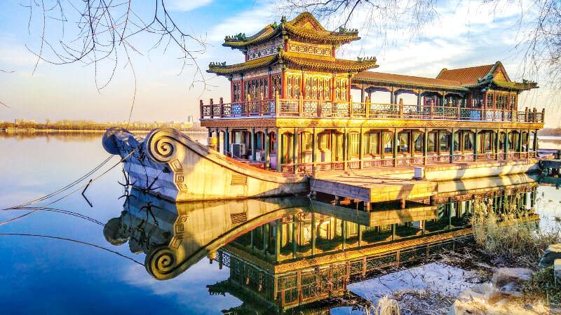 Ngẩn ngơ trước vẻ đẹp lãng mạn của Di Hòa Viên mùa thu