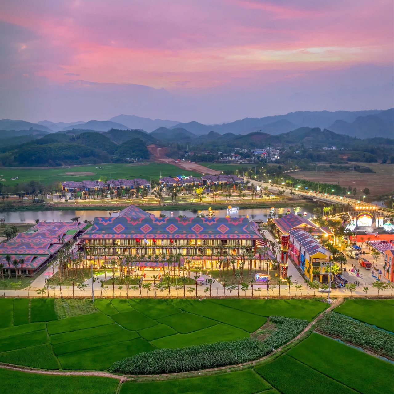 Flamingo Heritage Onsen Tân Trào