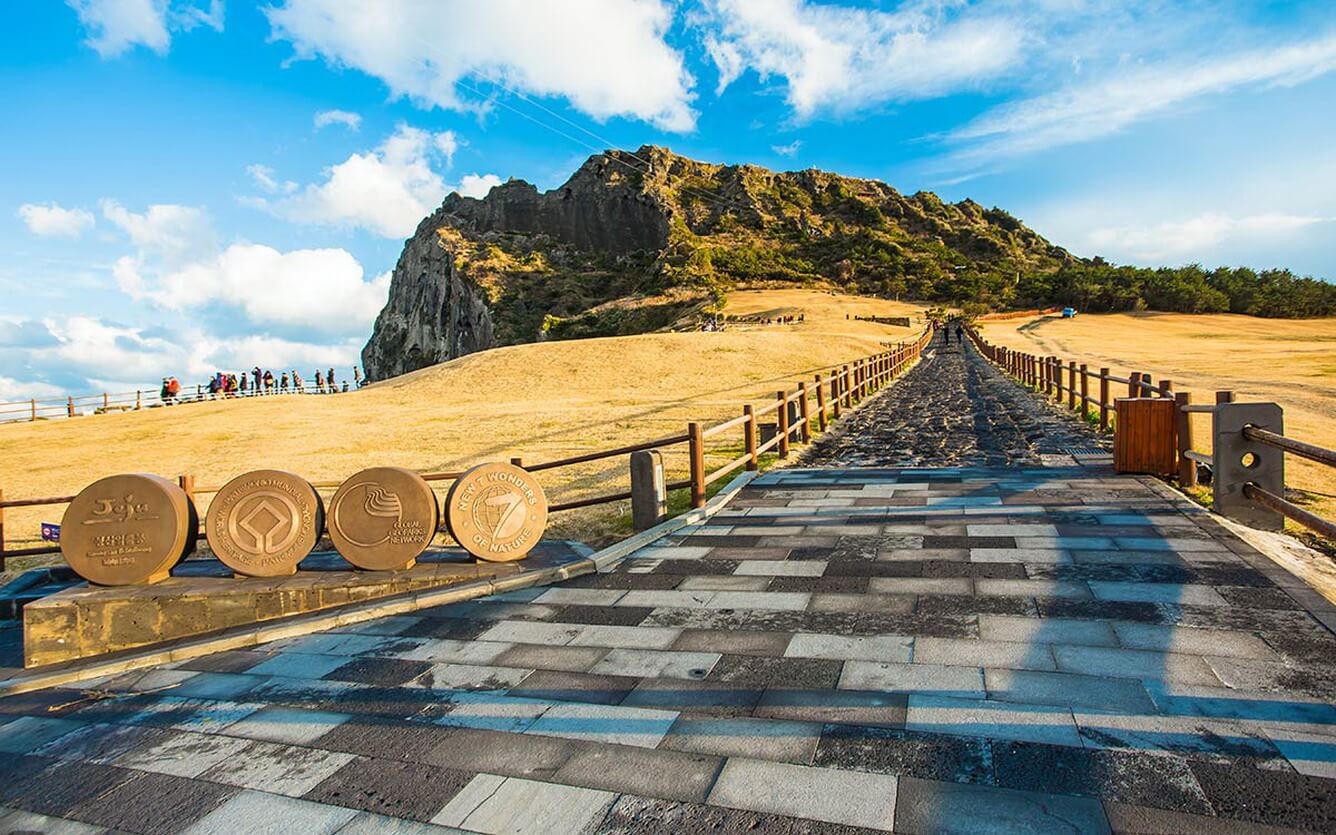 Seoul - Đảo Thiên Đường Jeju – Công Viên Everland – Đảo Nami - Tháp Truyền Hình Seoul (6N5D)
