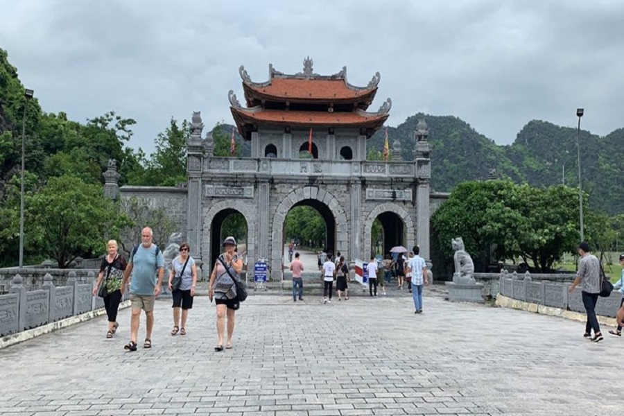 Cố Đô Hoa Lư – Tam Cốc – Hang Múa (1 ngày)