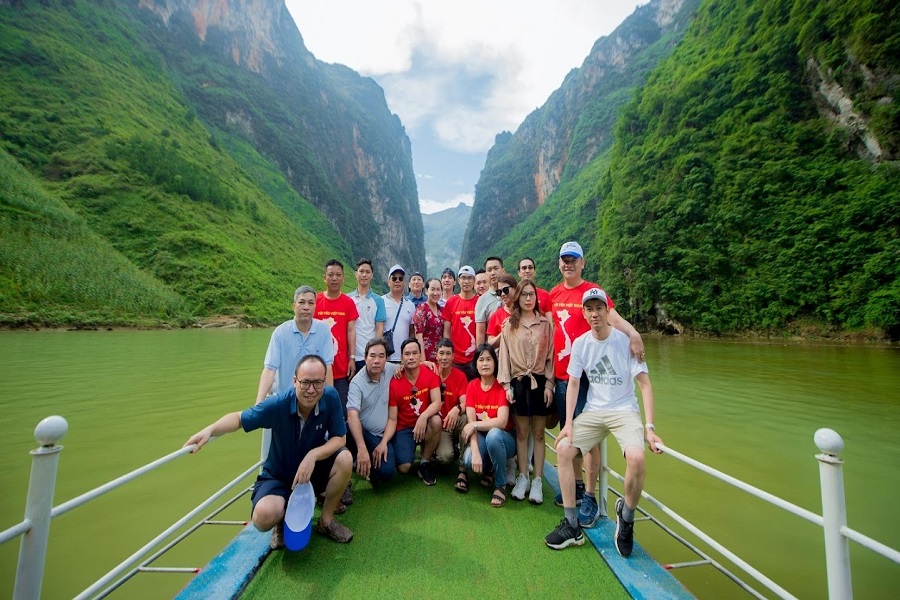 Tour Hà Giang – Cao nguyên đá Đồng Văn Đèo Mã Pì Lèng – Cột cờ Lũng Cú – Bản Lô Lô Chải (3N2Đ)