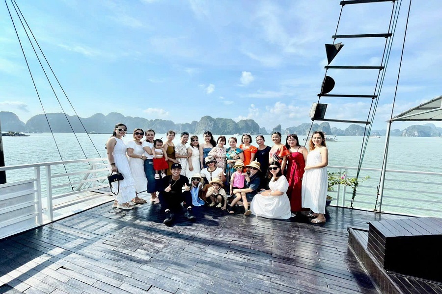 Vịnh Hạ Long - Công viên Hạ Long - Bãi Cháy ( 3N2Đ)
