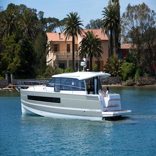 Siêu Du thuyền thể thao NC14 – Đẳng cấp vịnh Hạ Long