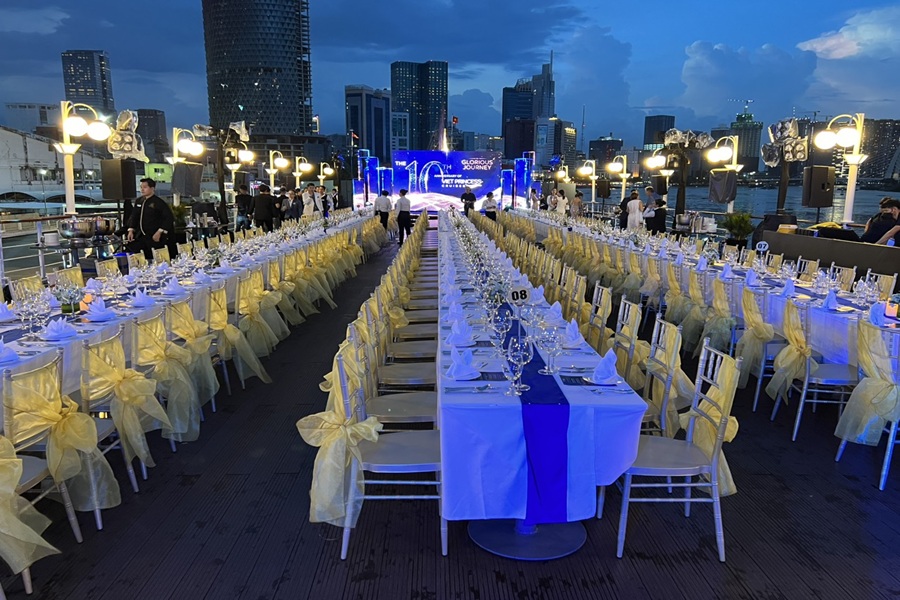 Du Thuyền Bến Thành Princess