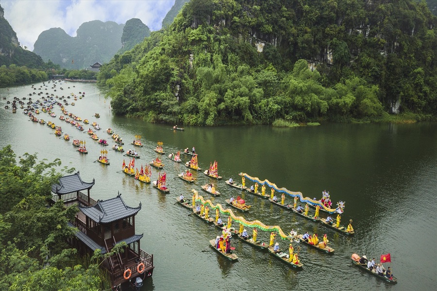 Hoa Lư – Tam Cốc – Hang Múa – Bái Đính – Tràng An (2N1Đ)