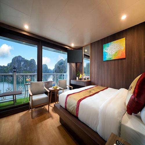 Du thuyền UniCharm Cruise