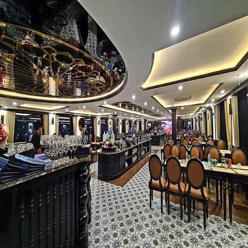 Du thuyền Sea Octopus Cruise ( tàu tối)