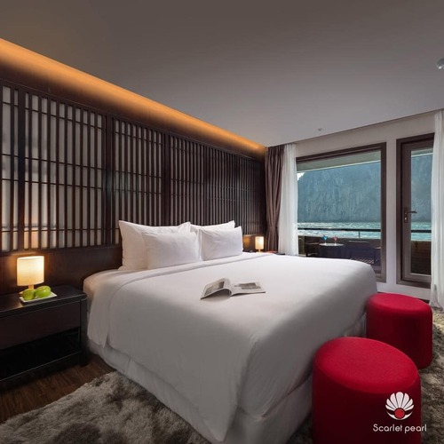 Du thuyền 5 sao Scarlet Pearl