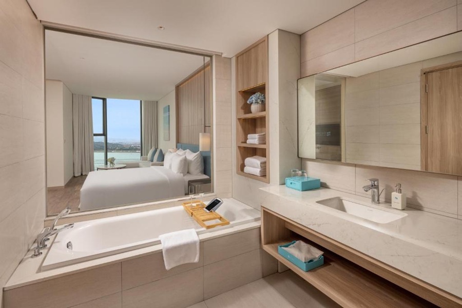 Combo Du thuyền Saquila Yacht + Khách sạn À La Carte Hạ Long