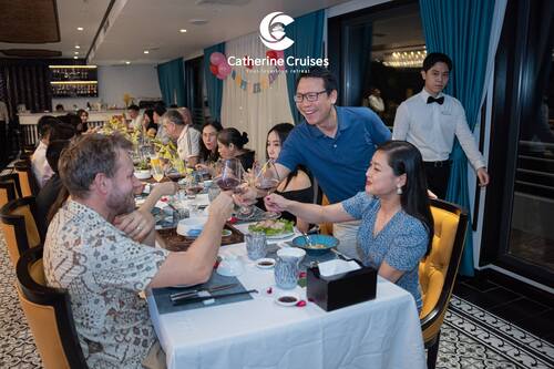 Du Thuyền 6 sao Catherine Cruise (2N1Đ)