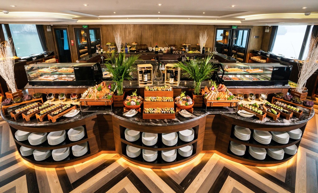 Du thuyền 5 sao Ambassador Cruise