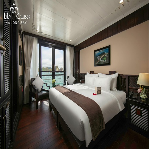 Du thuyền Lily Cruise 4 sao