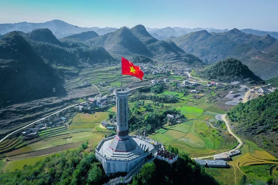 Tour Hà Giang - Cao Nguyên Đá Đồng Văn - Đèo Mã Pì Lèng - Cột Cờ Lũng Cú - Bản Lô Lô Chải (3N2Đ)