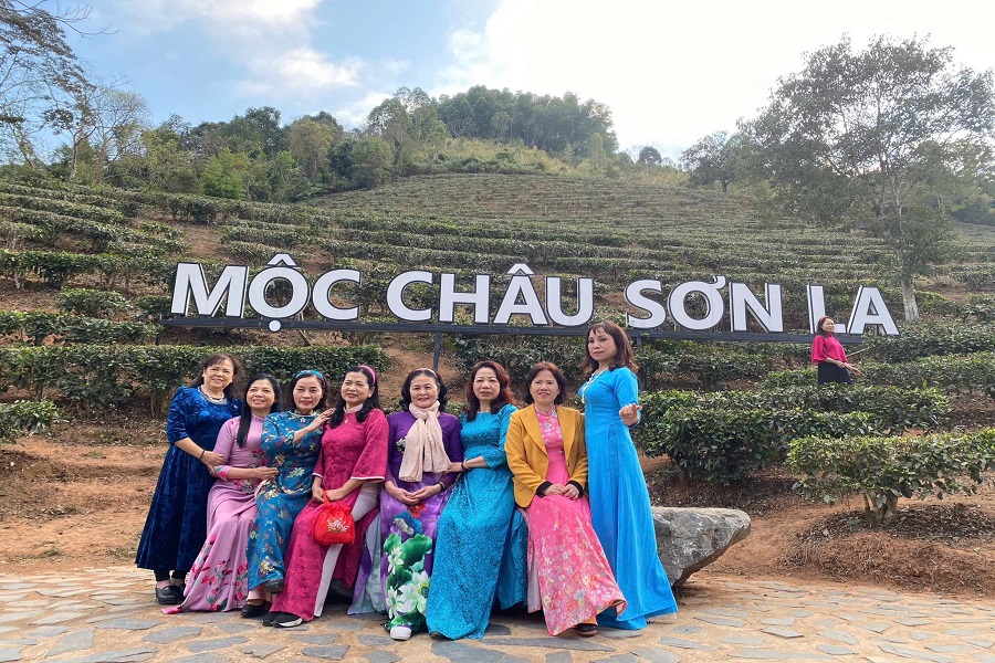 Tour Mai Châu –  Cầu Kính Bạch Long (2N1Đ)