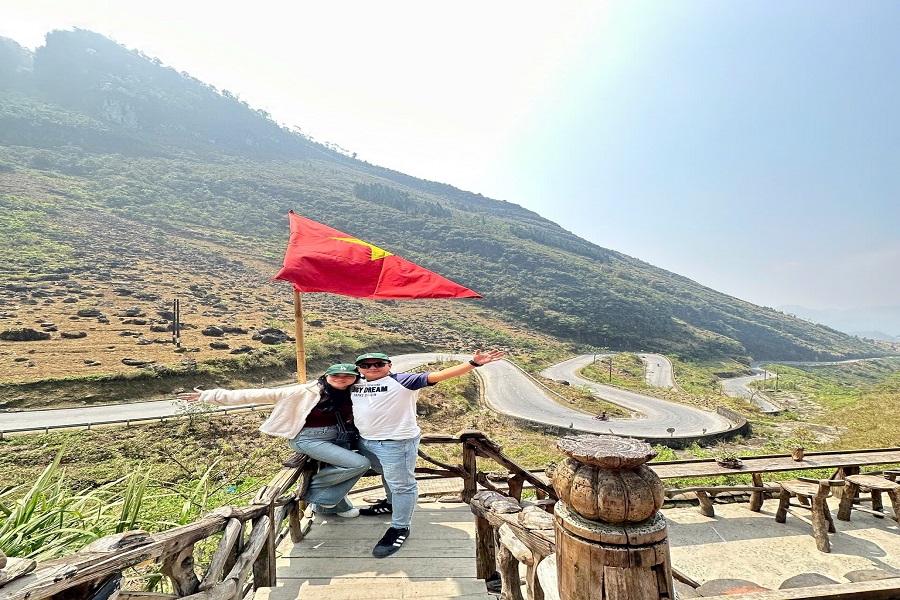 Tour Hà Giang - Cao Nguyên Đá Đồng Văn - Đèo Mã Pì Lèng - Cột Cờ Lũng Cú - Bản Lô Lô Chải (3N2Đ)
