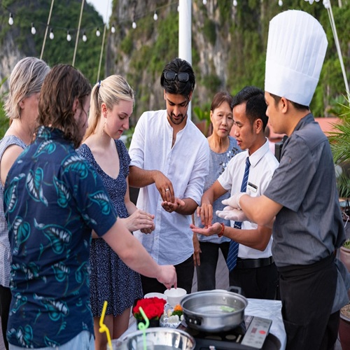 Du thuyền Hera Classic Boutique Cruise