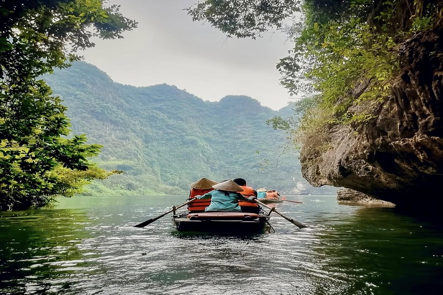 Cố Đô Hoa Lư – Tam Cốc – Hang Múa (1 ngày)