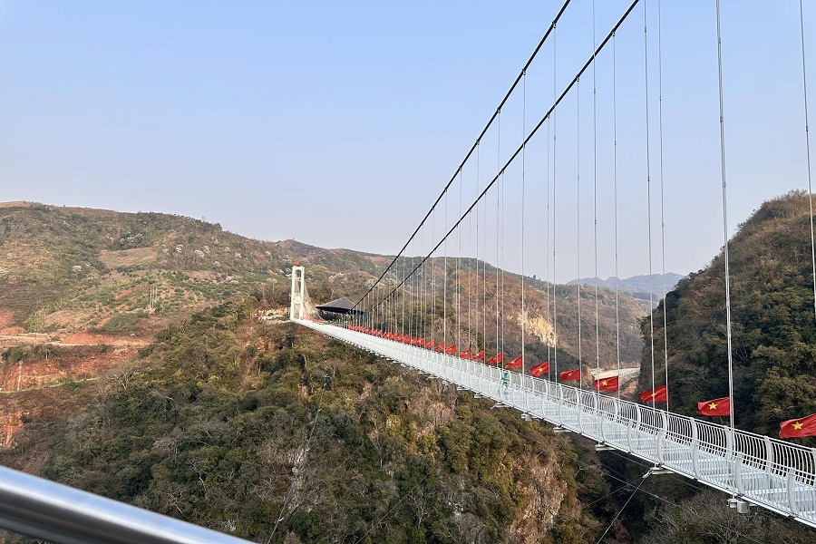 Tour Mai Châu –  Cầu Kính Bạch Long (2N1Đ)
