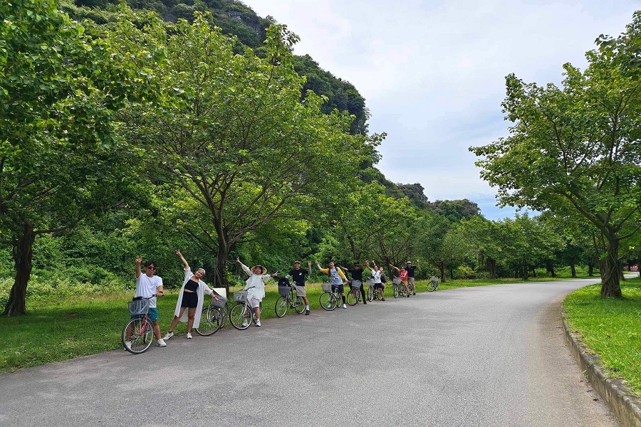 Tour Hoa Lư – Tam Cốc – Hang Múa – Bái Đính – Tràng An (2N1Đ)